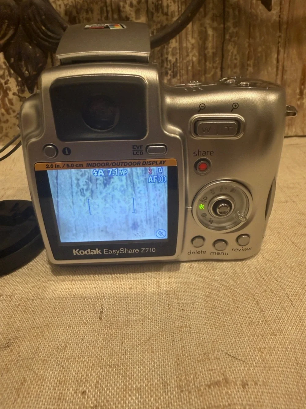 Kodak Silver Digital Camera wSchneider-Kreuznach Lens a Kodak EasyShare Z710